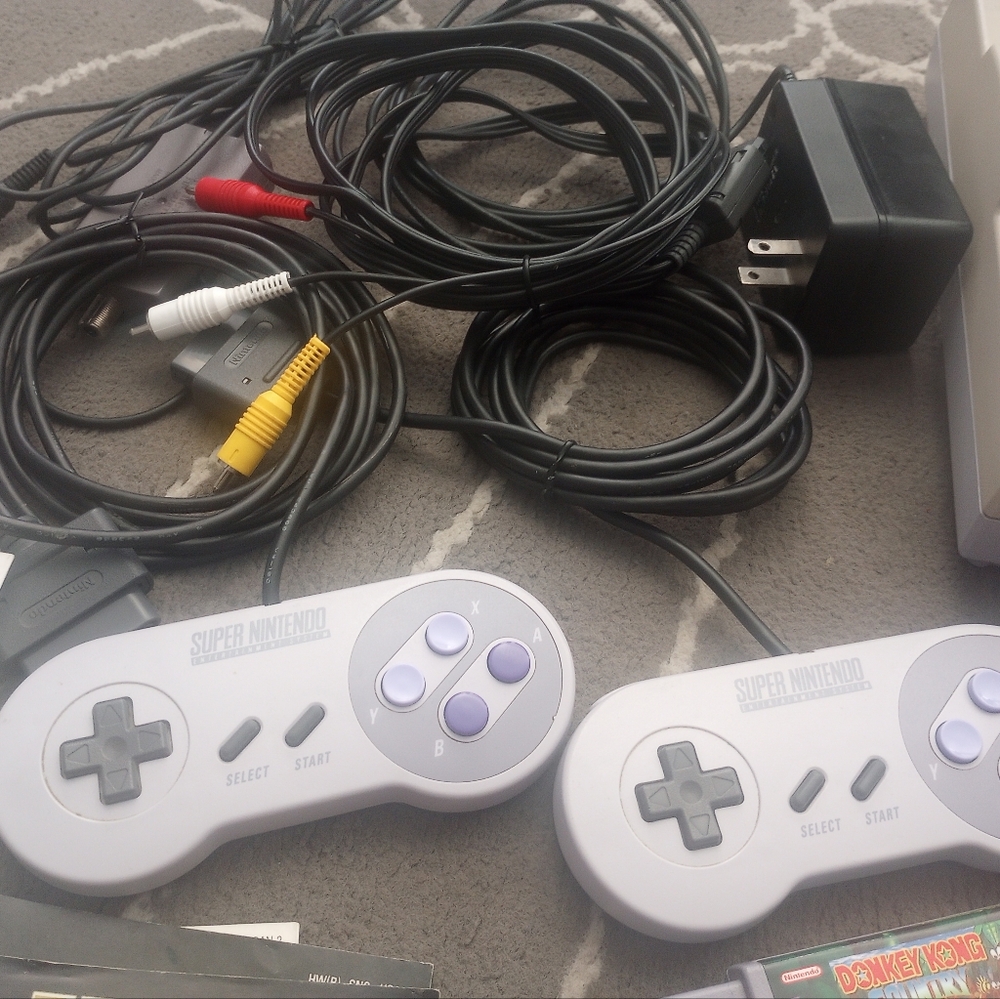 Super Nintendo entertainment console, two controllers and 10 games. - Picture 6 of 10